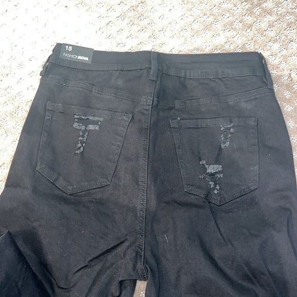 FASHION NOVA - Never worn black distressed jeans - Picture 12 of 12